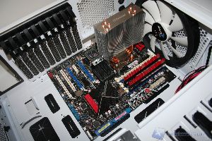 00093Aerocool XPREDATOR WHITE XTREMEHARDWARE.COM